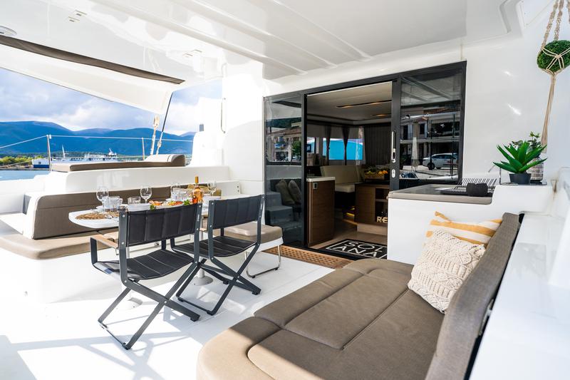 Book yachts online - catamaran - Lagoon 50 - Solana - rent