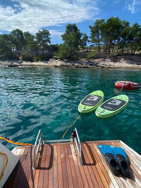 Book yachts online - catamaran - Lagoon 42 - AURA  - rent