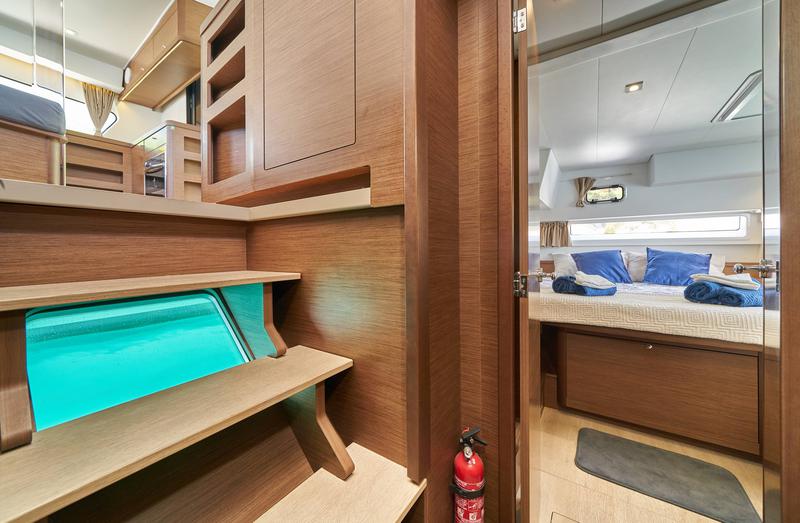 Book yachts online - catamaran - Lagoon 42 - AURA  - rent