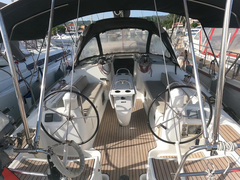 Book yachts online - sailboat - Sun Odyssey 40.3 - Io - rent
