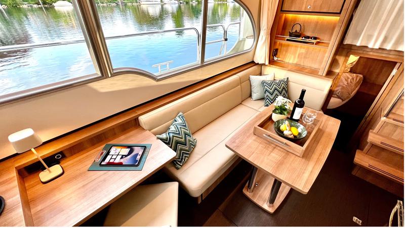 Book yachts online - motorboat - Linssen Classic Sturdy 35 AC - L'Areuse - rent