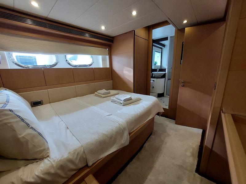 Book yachts online - motorboat - Evo Marine Deauville 760 - My Way  - rent