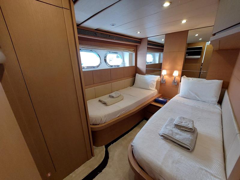 Book yachts online - motorboat - Evo Marine Deauville 760 - My Way  - rent