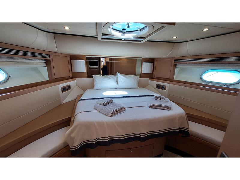 Book yachts online - motorboat - Evo Marine Deauville 760 - My Way  - rent