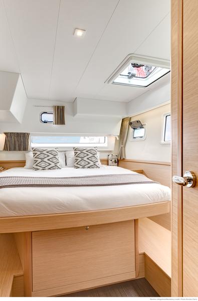 Book yachts online - catamaran - Lagoon 42 - Fujin - rent