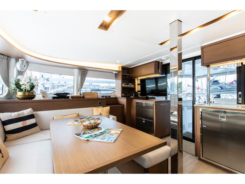 Book yachts online - catamaran - Lagoon 46 - Hydra - rent