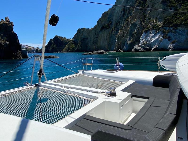Book yachts online - catamaran - Lagoon 450  Fly - Xcape - rent
