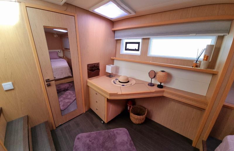 Book yachts online - catamaran - Lagoon 52 - Xena - rent