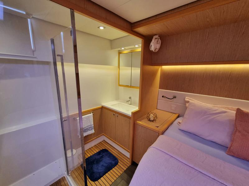 Book yachts online - catamaran - Lagoon 52 - Xena - rent