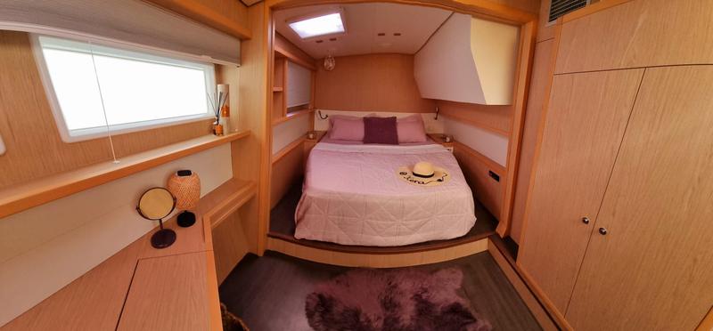 Book yachts online - catamaran - Lagoon 52 - Xena - rent