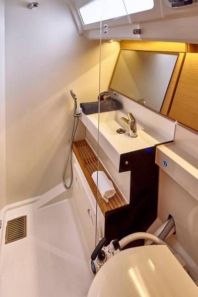 Book yachts online - sailboat - Sun Odyssey 440 - Trinity - rent