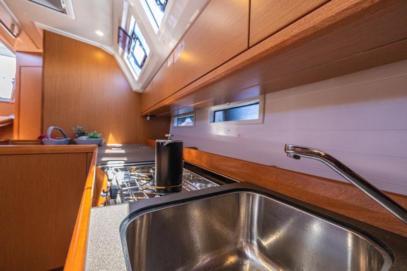 Book yachts online - sailboat - Bavaria Cruiser 46 - First Step - rent