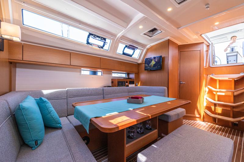 Book yachts online - sailboat - Bavaria Cruiser 46 - First Step - rent