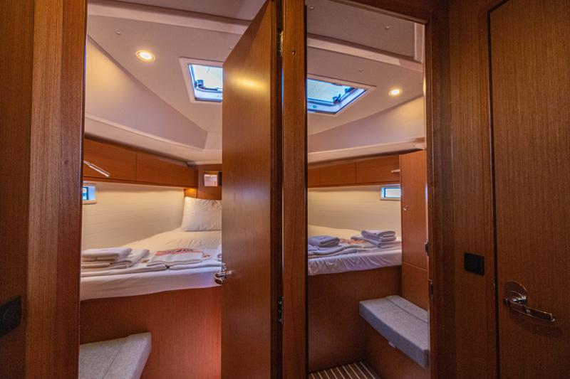 Book yachts online - sailboat - Bavaria Cruiser 46 - First Step - rent