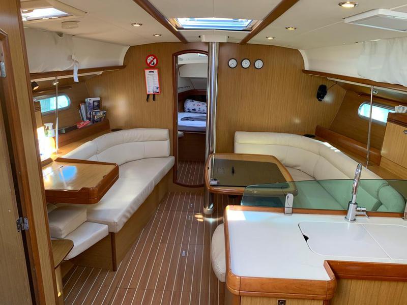 Book yachts online - sailboat - Sun Odyssey 42i - Miss Joy - rent