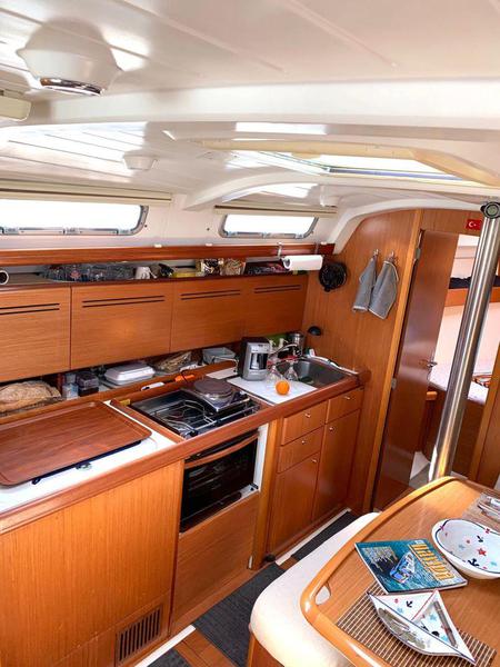 Book yachts online - sailboat - Cyclades 39.3 - Miss Aleyna - rent