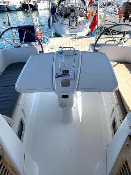 Book yachts online - sailboat - Cyclades 39.3 - Miss Aleyna - rent