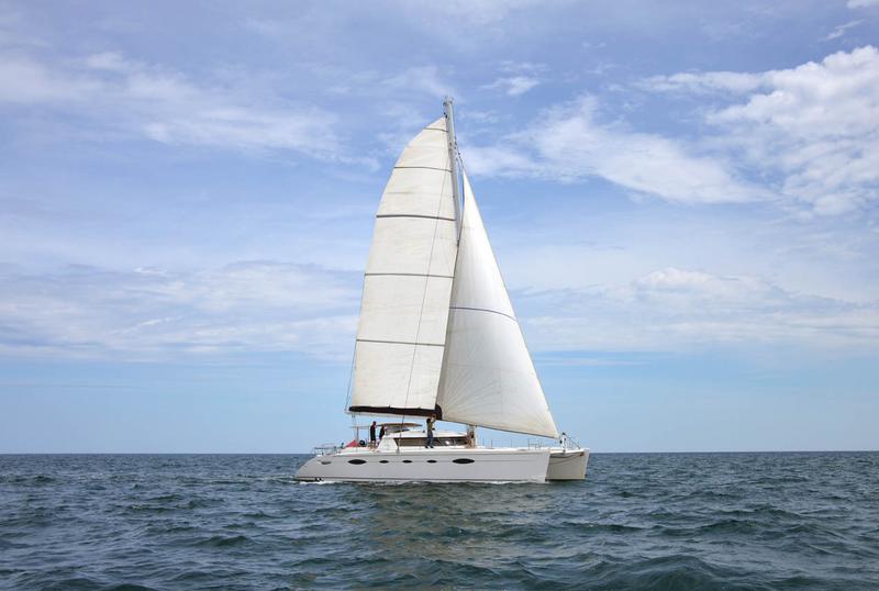 Book yachts online - catamaran - Eleuthera 60 - Whale - rent