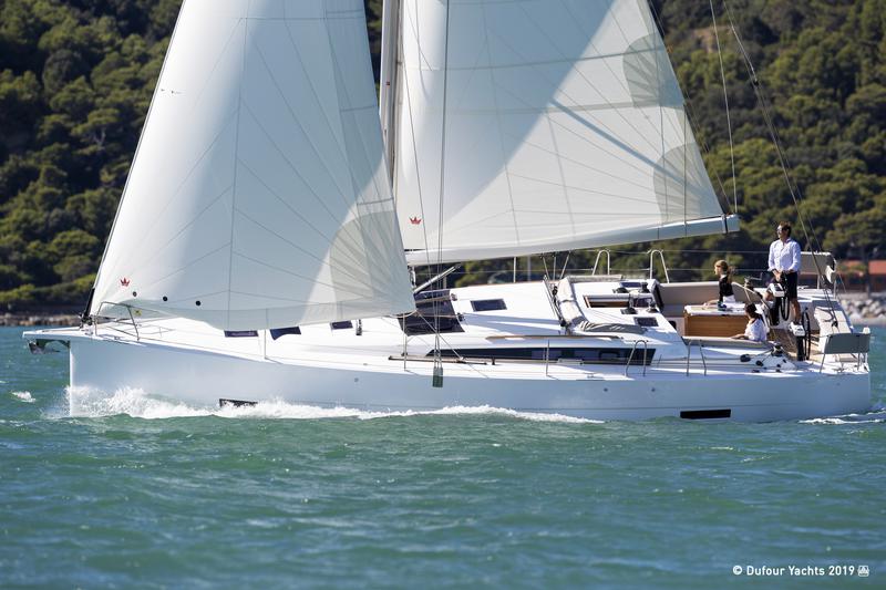 Book yachts online - sailboat - Dufour 430 Grand Large - Esperanza - rent