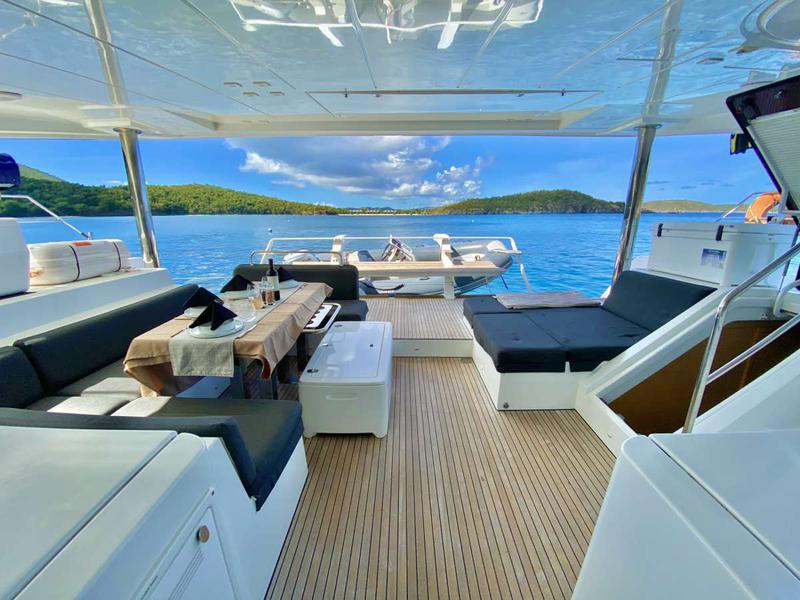 Book yachts online - catamaran - Lagoon 52 - CAÏC - rent