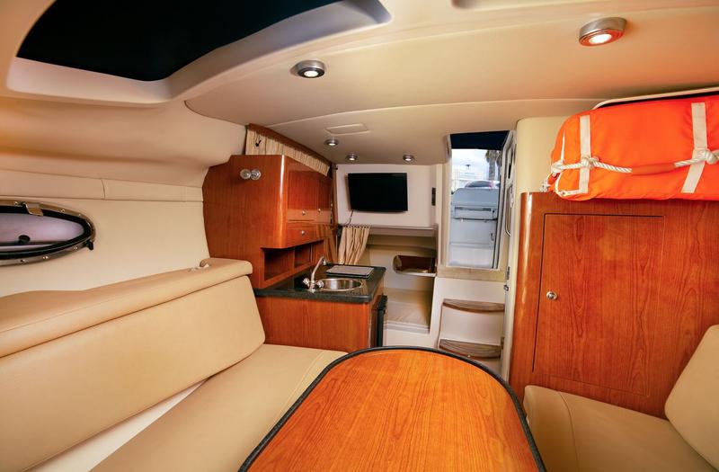Book yachts online - motorboat - Regal - Sea Cruises - rent