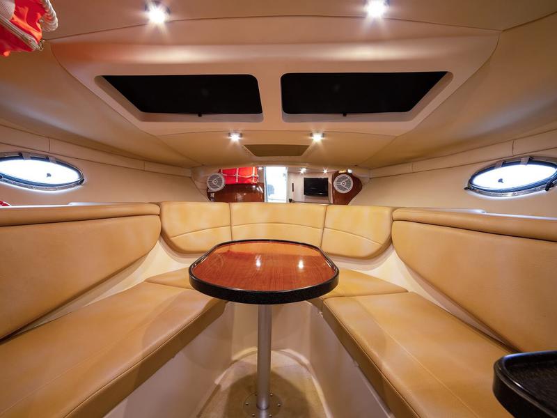 Book yachts online - motorboat - Regal - Sea Cruises - rent