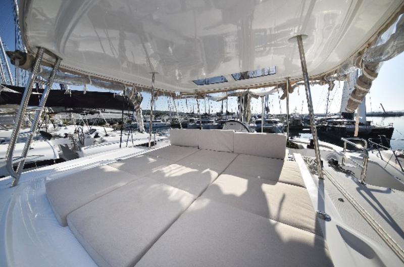 Book yachts online - catamaran - Lagoon 50 - LUX - rent