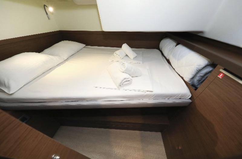 Book yachts online - catamaran - Lagoon 50 - LUX - rent