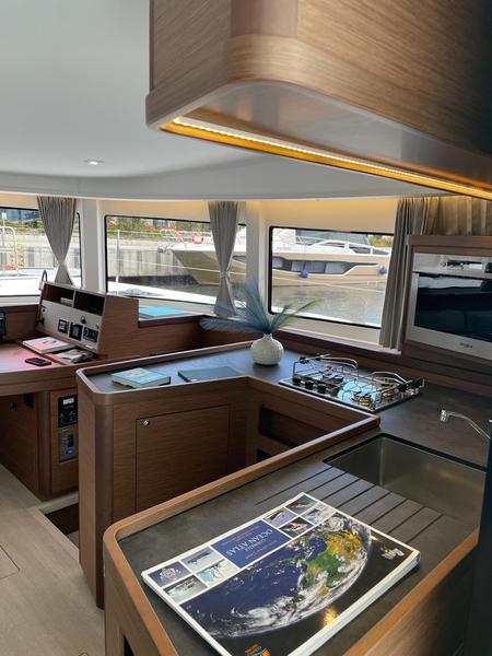 Book yachts online - catamaran - Lagoon 42 - JUTKA - rent