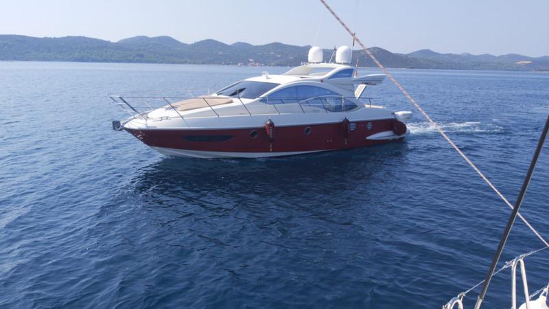 Book yachts online - motorboat - Azimut 43 S - Ambra - rent