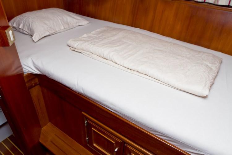 Book yachts online - motorboat - Staryacht 1670 - Holiday  - rent