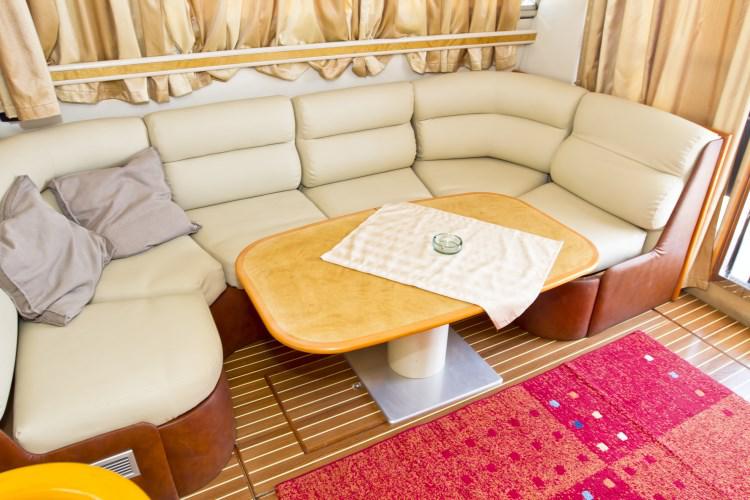 Book yachts online - motorboat - Princess 470 - Antares II - rent