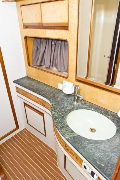 Book yachts online - motorboat - Yaretti 2110 - La Belle  - rent