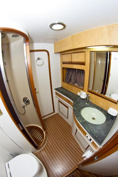 Book yachts online - motorboat - Yaretti 2110 - La Belle  - rent