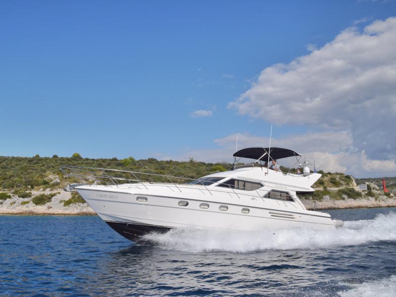 Book yachts online - motorboat - Princess 480 - Carpe Diem  - rent