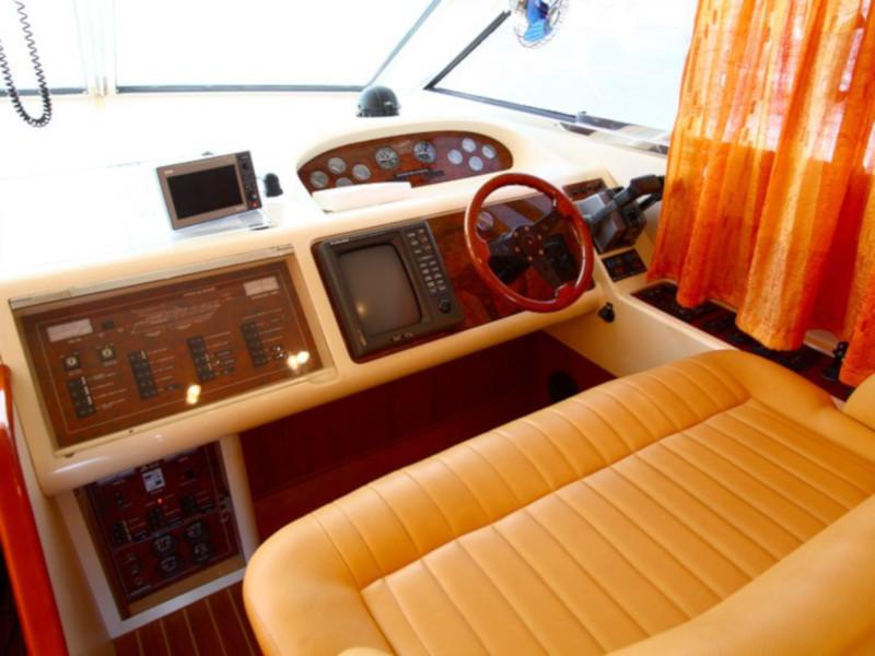 Book yachts online - motorboat - Princess 480 - Carpe Diem  - rent