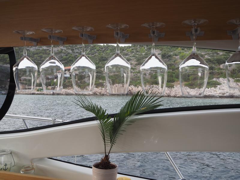 Book yachts online - motorboat - Alena 54 - Solo 1 - rent