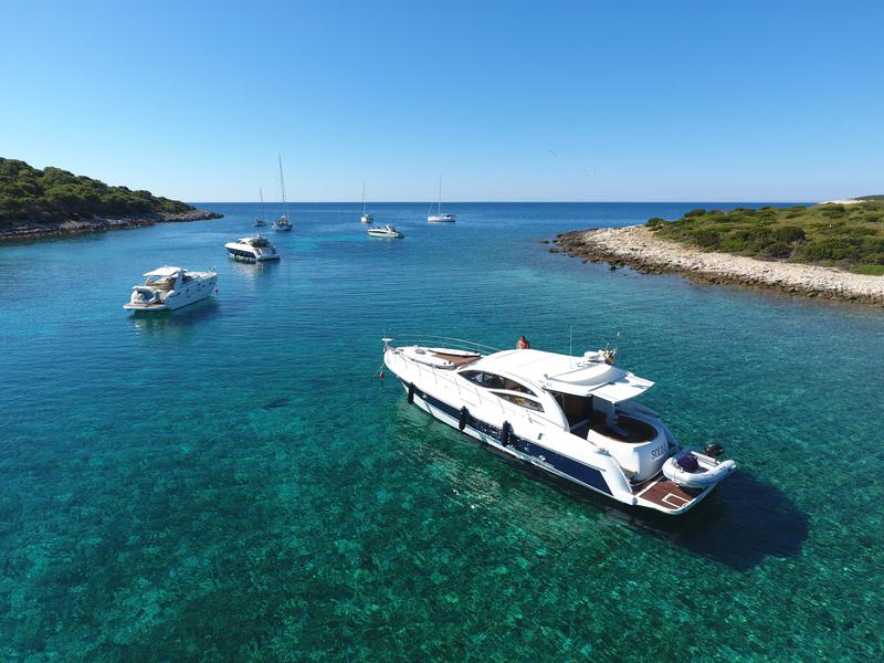 Book yachts online - motorboat - Alena 54 - Solo 1 - rent