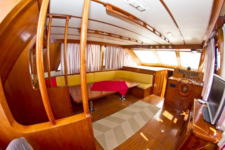 Book yachts online - motorboat - Staryacht 1940 - Viva La Libertad  - rent