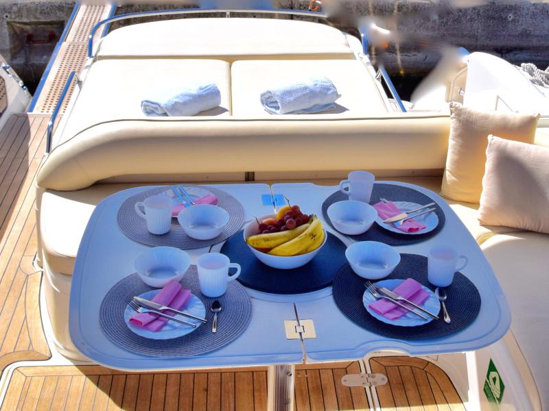 Book yachts online - motorboat - Fairline Targa 48 - H.I.T.   - rent