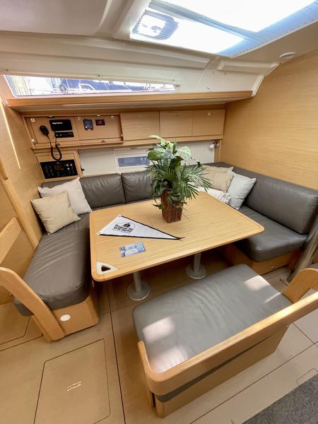 Book yachts online - sailboat - Dufour 430 - Slowdown - rent