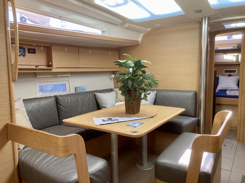 Book yachts online - sailboat - Dufour 430 - Slowdown - rent
