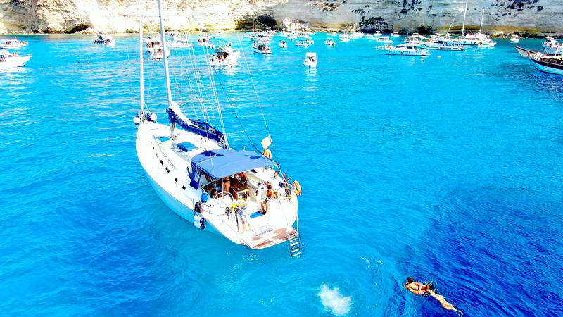 Book yachts online - sailboat - Cyclades 50 - Delfina - rent