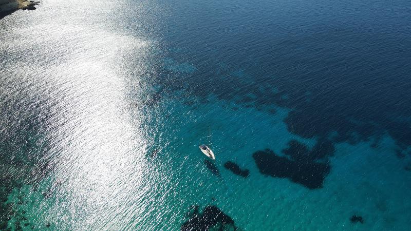 Book yachts online - sailboat - Cyclades 50 - Delfina - rent