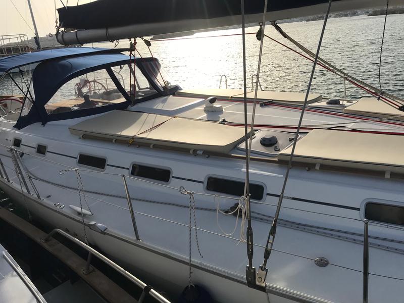 Book yachts online - sailboat - Cyclades 50 - Delfina - rent