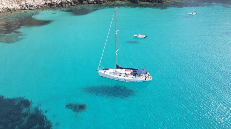 Book yachts online - sailboat - Cyclades 50 - Delfina - rent