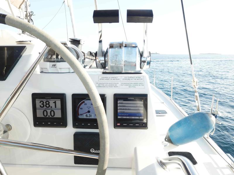 Book yachts online - catamaran - Saba 50 - Triumph - rent