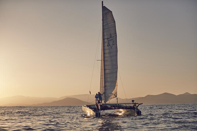 Book yachts online - catamaran - IY LBV33 - Dragonfly - rent