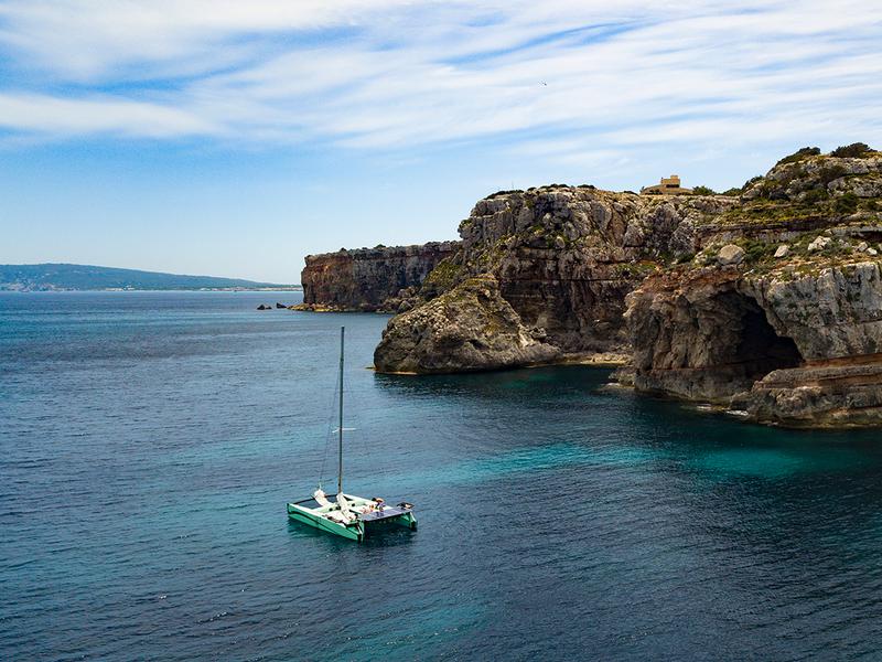 Book yachts online - catamaran - IY LBV33 - La Bella Verde - rent