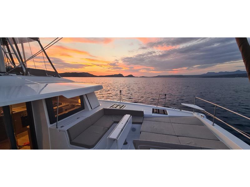 Book yachts online - catamaran - Bali 4.6 OPEN SPACE ( SOUNTLESS GENERATOR , WATER MAKER , SOLAR PANEL , A/C 6 UNITS , WATERMAKER, DISHWASHER , BOTTLE WATER TO FREEZER ) - Amyntas - rent